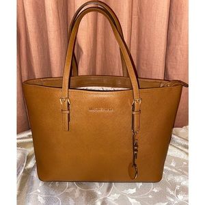 Michael Kors Jet Set Medium Saffiano Leather Tote